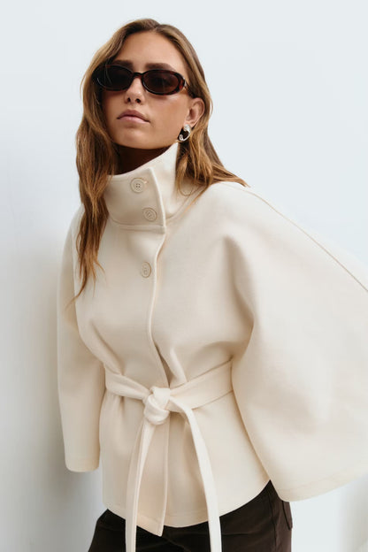 LeRoxy | Dames Capejas | Hoge Kraag, Ceintuur & Elegante Cape-mouwen