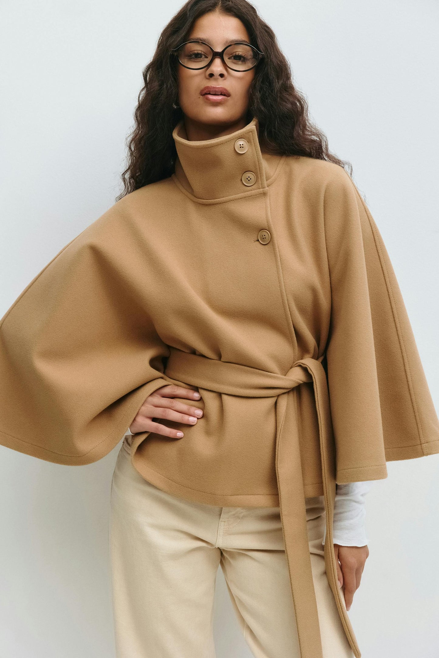 LeRoxy | Dames Capejas | Hoge Kraag, Ceintuur & Elegante Cape-mouwen