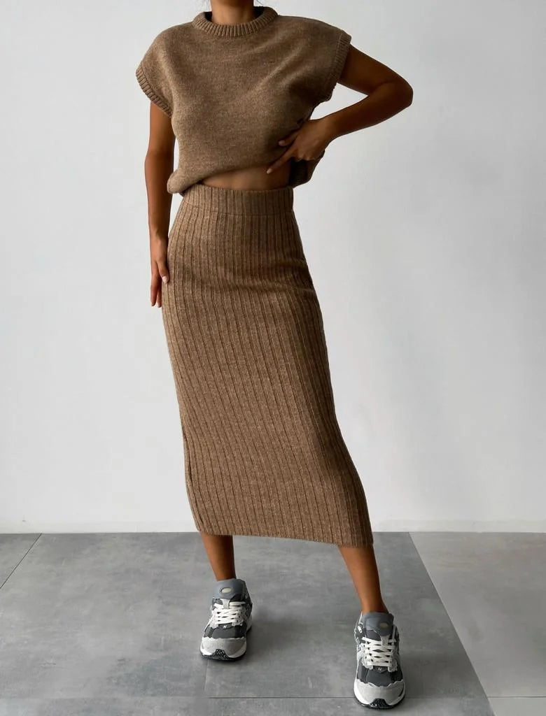 LeRoxy Elegante Mouwloze Vest & Gebreide Rok – Stijlvolle en Comfortabele Mode voor Elke Gelegenheid