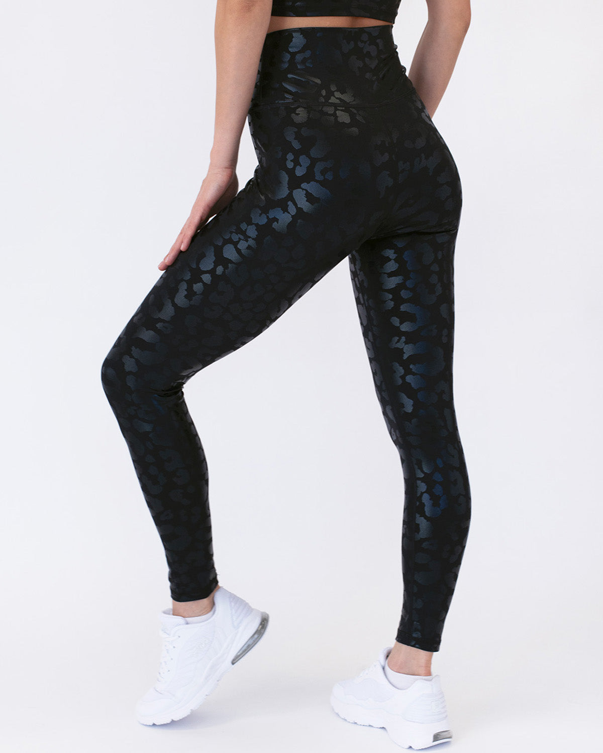 LeRoxy | Metallic Leopard Leggings in Black | Trendy en Duurzaam Legging met Metallic Leopard Print