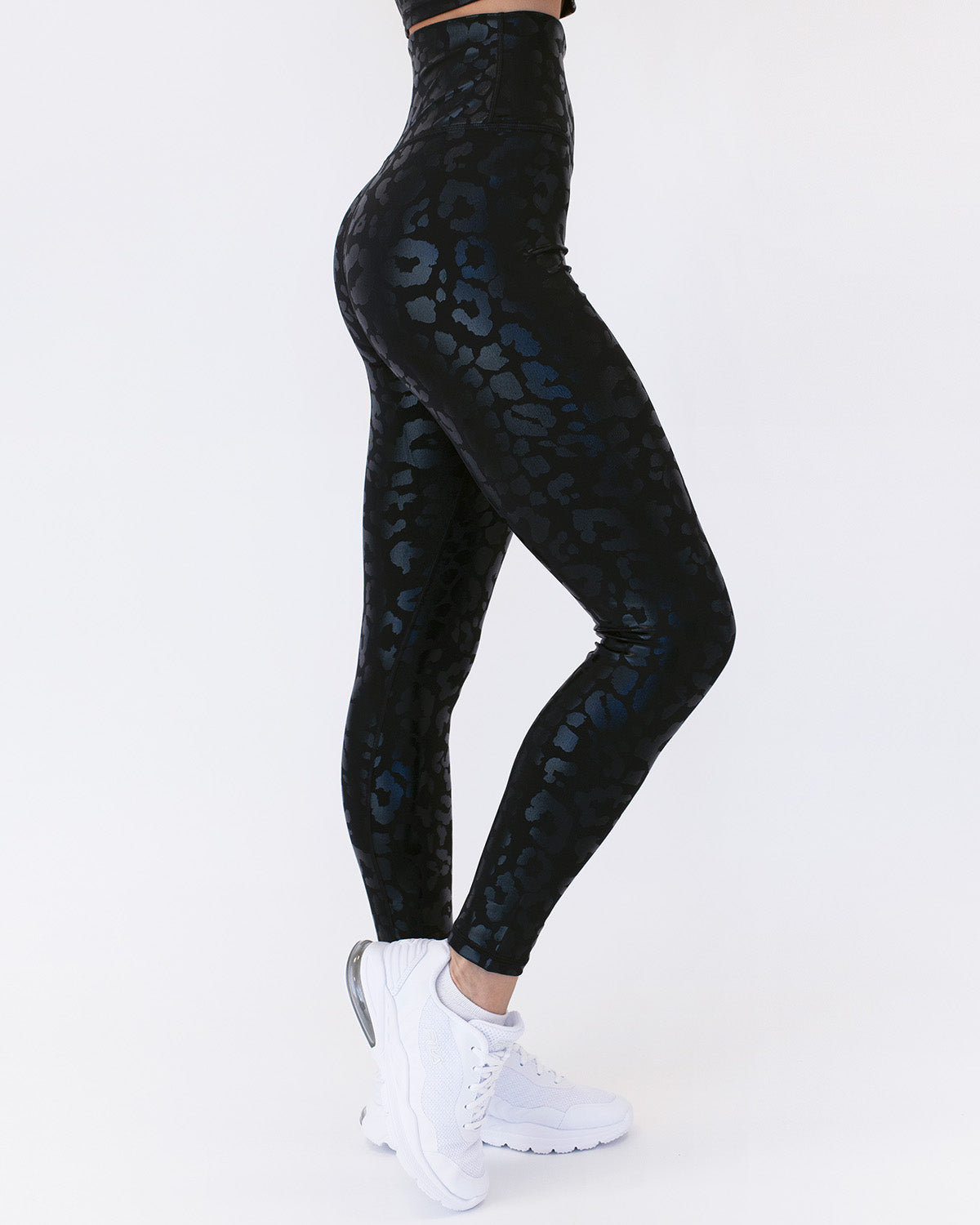 LeRoxy | Metallic Leopard Leggings in Black | Trendy en Duurzaam Legging met Metallic Leopard Print