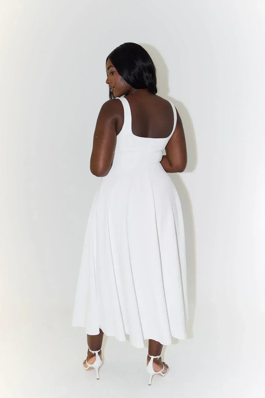 LeRoxy | Stijlvolle Dames Midi-Jurk met Vierkante Hals | Elegant en Tijdloos