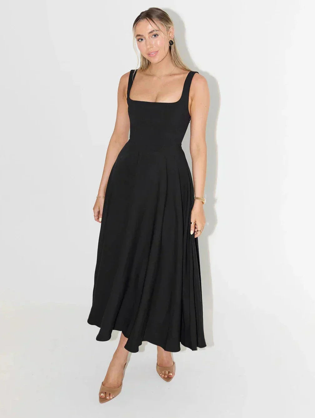LeRoxy | Stijlvolle Dames Midi-Jurk met Vierkante Hals | Elegant en Tijdloos