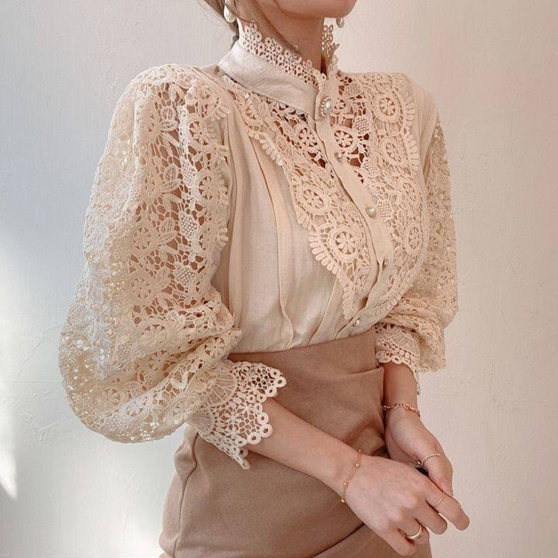 LeRoxy | Elegante Kant Geborduurde Tuniek met Bloemblaadjes Mouwen | Stijlvolle Mode voor Elke Gelegenheid