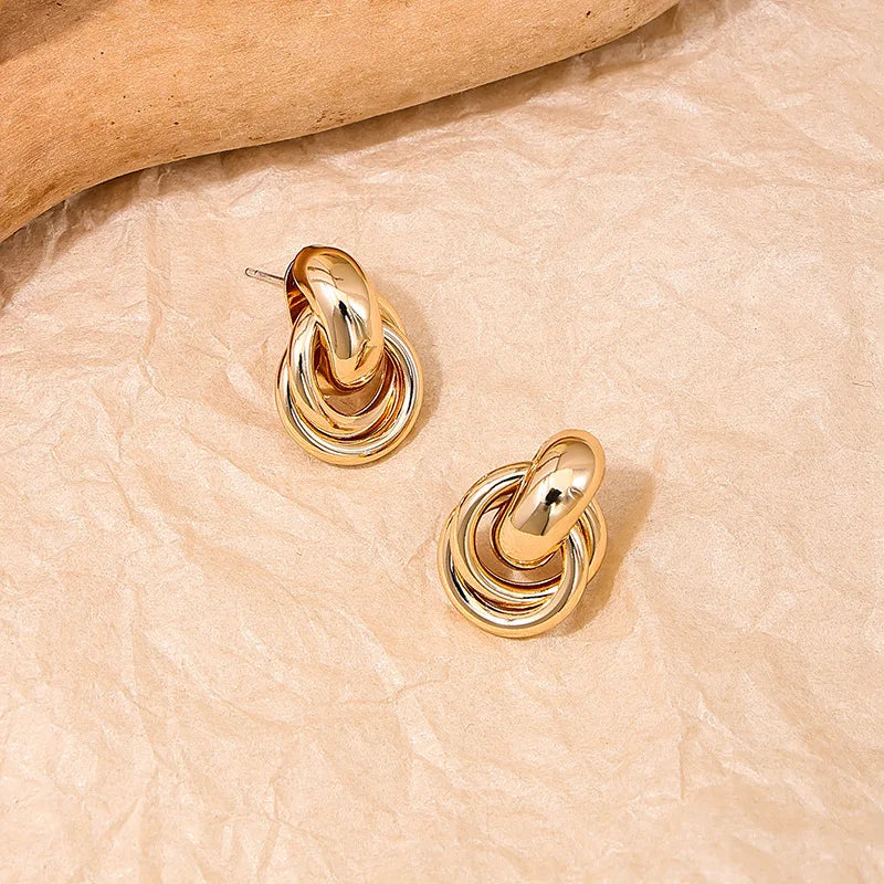 LeRoxy | Gold & Silver Knot Hoops | Elegante Oorbellen voor Elke Gelegenheid