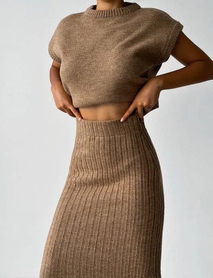 LeRoxy Elegante Mouwloze Vest & Gebreide Rok – Stijlvolle en Comfortabele Mode voor Elke Gelegenheid