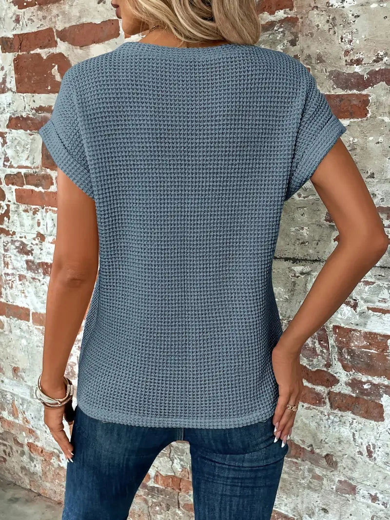 LeRoxy | Zachte Wafelgebreide Batwing Top in Lichtblauw met Gedraaide Zoom