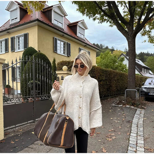 LeRoxy | Oversized Gebreid Damesvest | Cardigan met Gouden Knopen | Beige Designerstijl